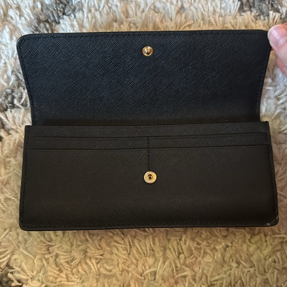 Michael Kors Wallet - Picture 3 of 11
